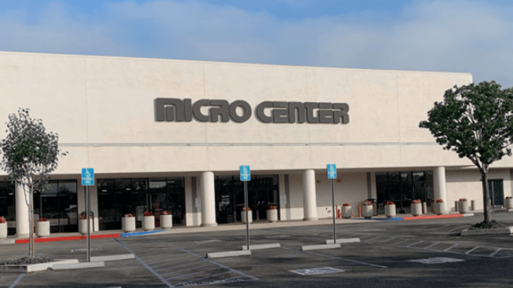 Micro Center store